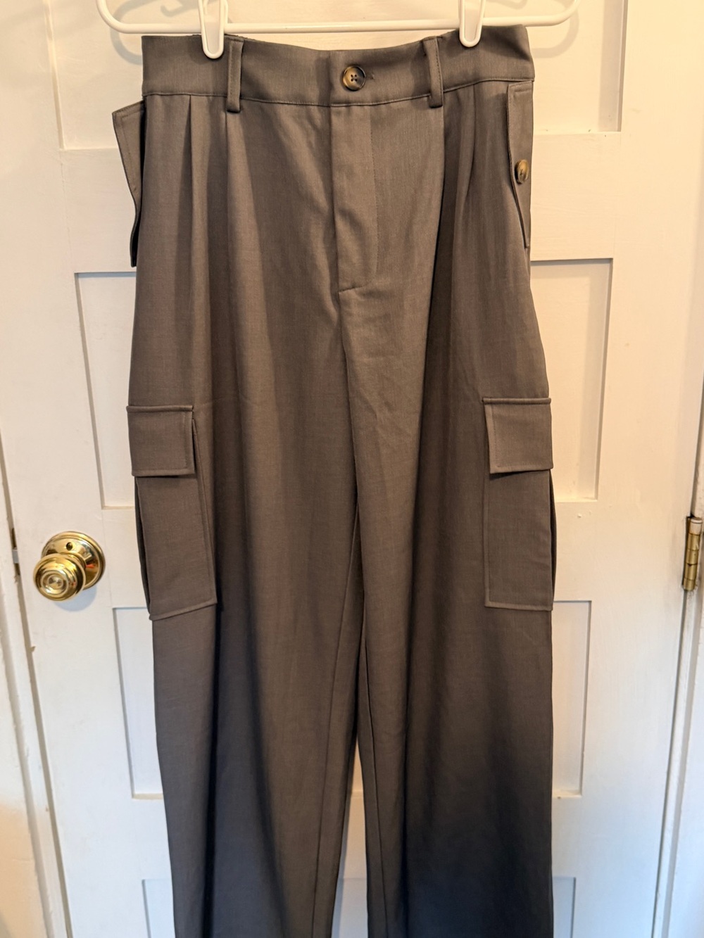 Women's Wide-Leg Cargo Pants in Taupe